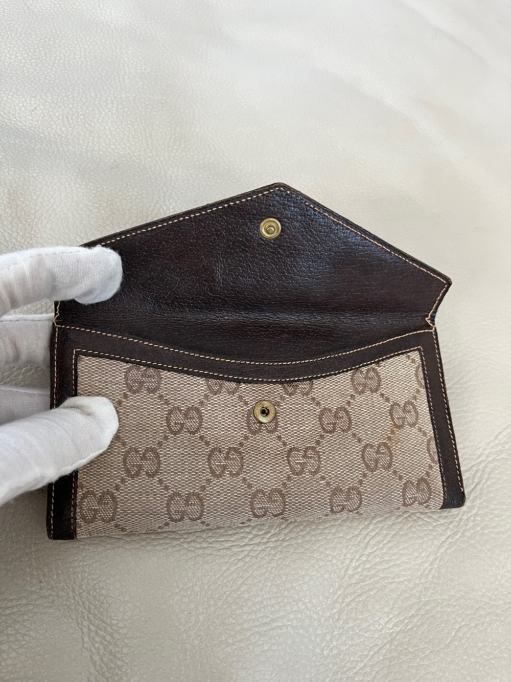 Gucci RARE Vintage Monogram Envelope Wallet with Hand Closure - Picture 3 of 13